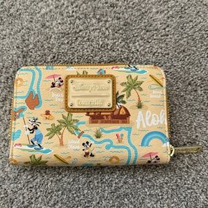 Aulani (Disney Resort and Spa) in Hawaii Authentic Loungefly Wallet